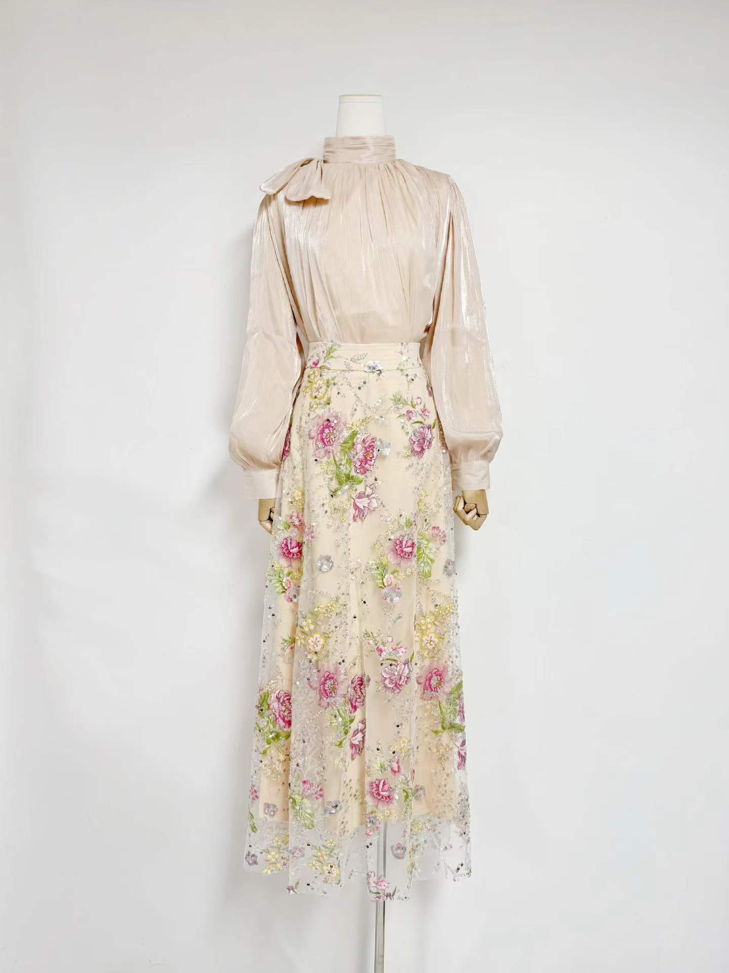 VGH Elegant Chic Black Floral  - Women'S Formal Wear Blouse のレビューと価格