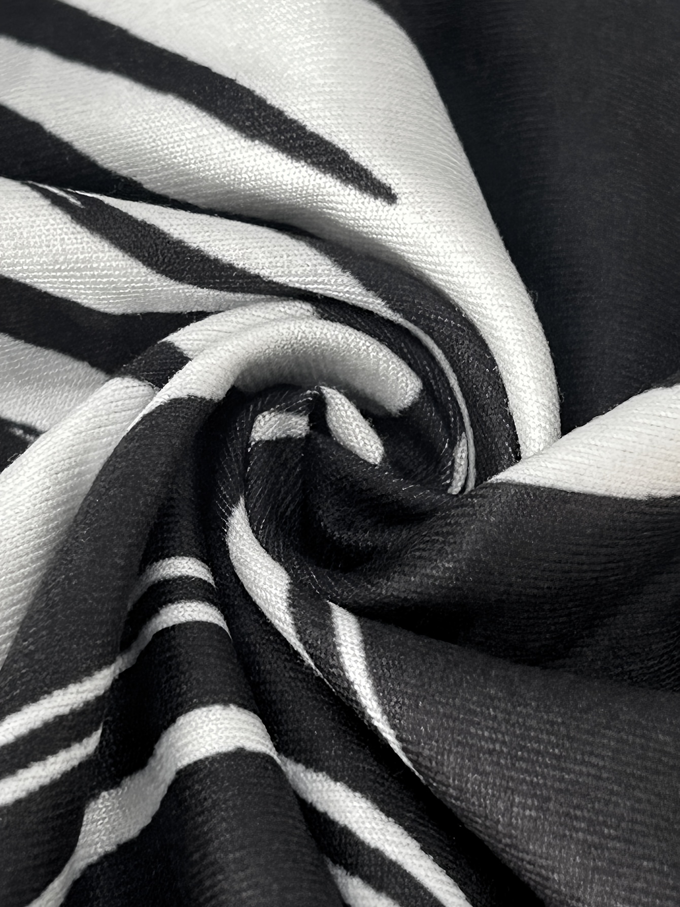 Women's Elegant Black and Whit - Women Formal Wear White Shirt のレビューと価格