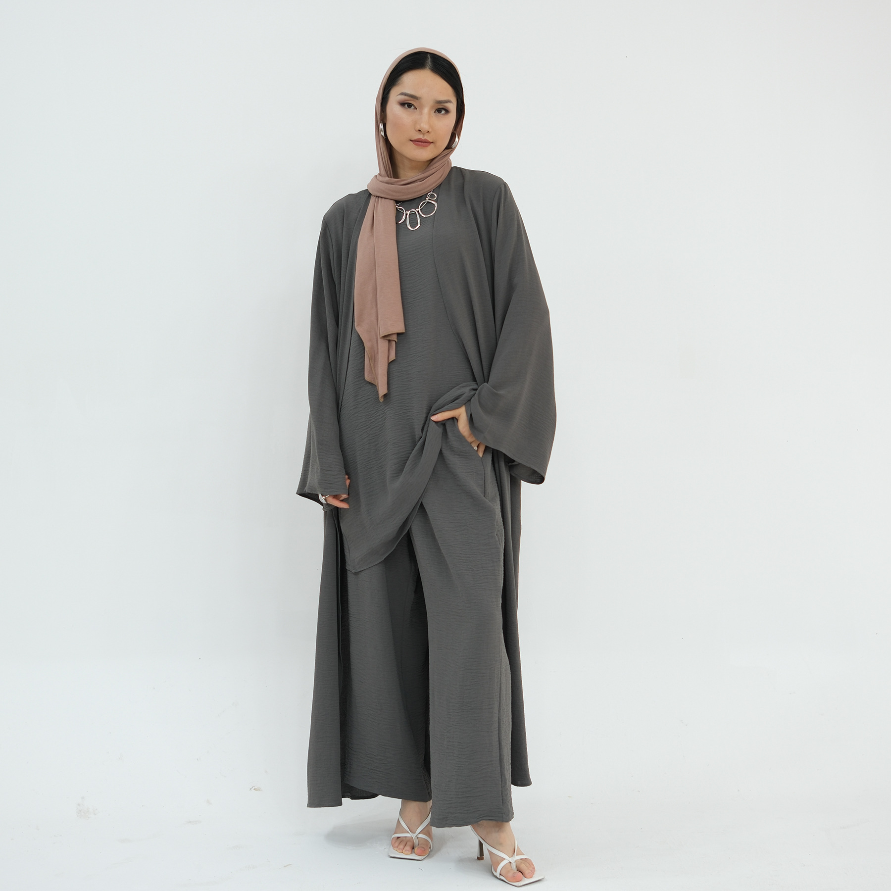 Authentic Set Contemporary Mon - Monochrome Suit Set のレビューと価格