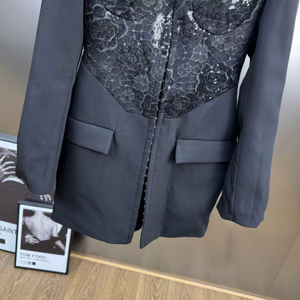 KT Elegant Lace Sequin Blazer  - Women Formal Wear Outfits のレビューと価格